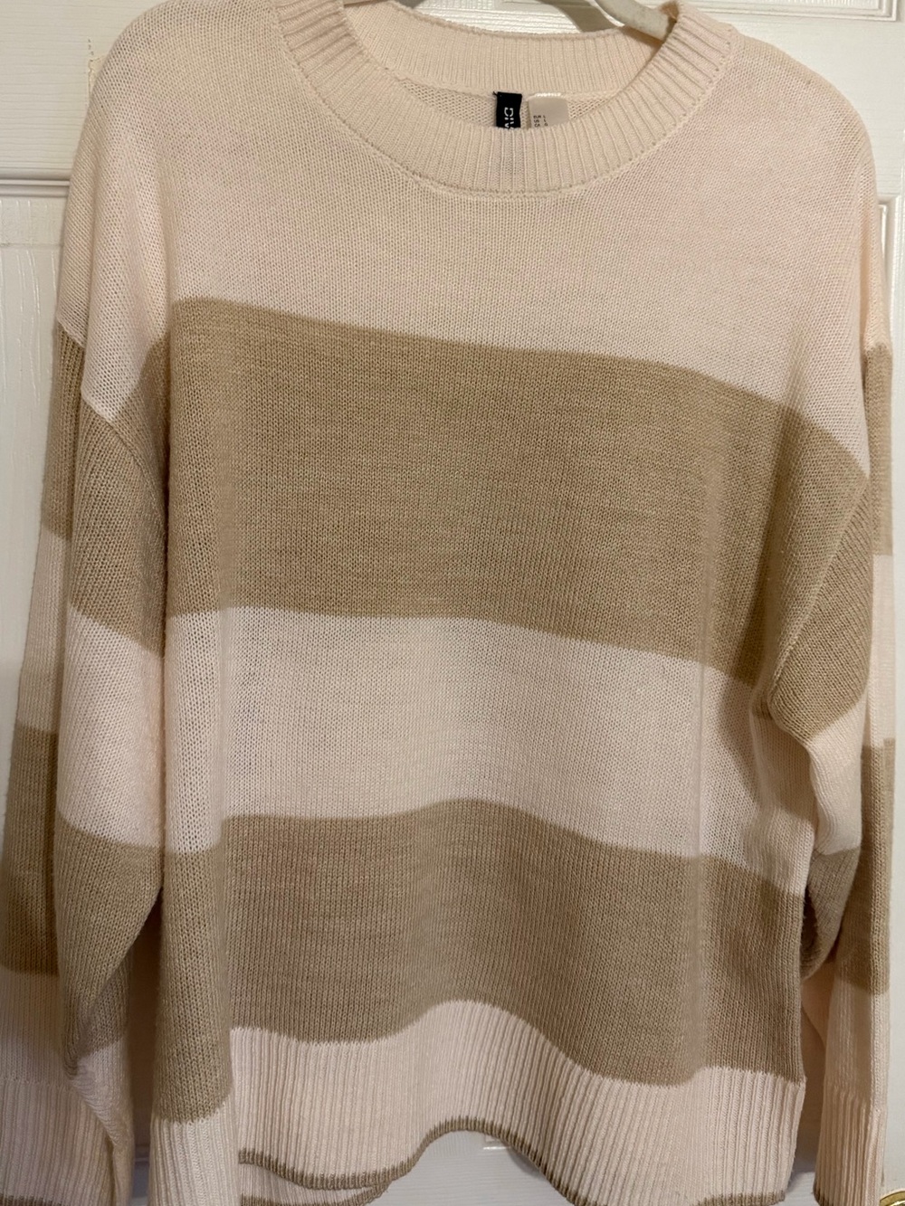 H&M Cream and Beige Striped Sweater